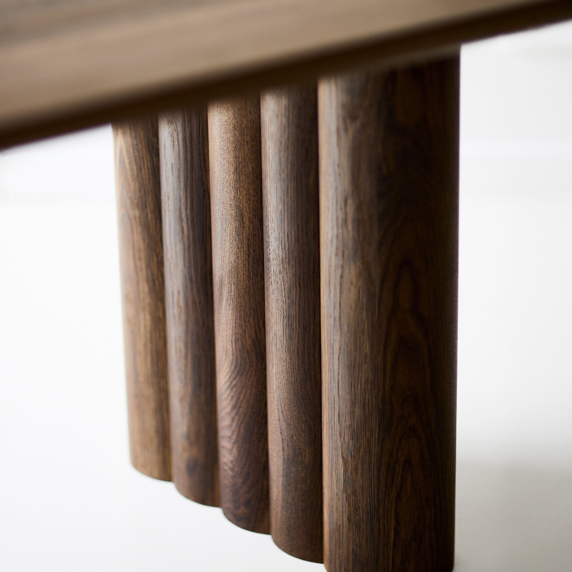 Plush Table Oval